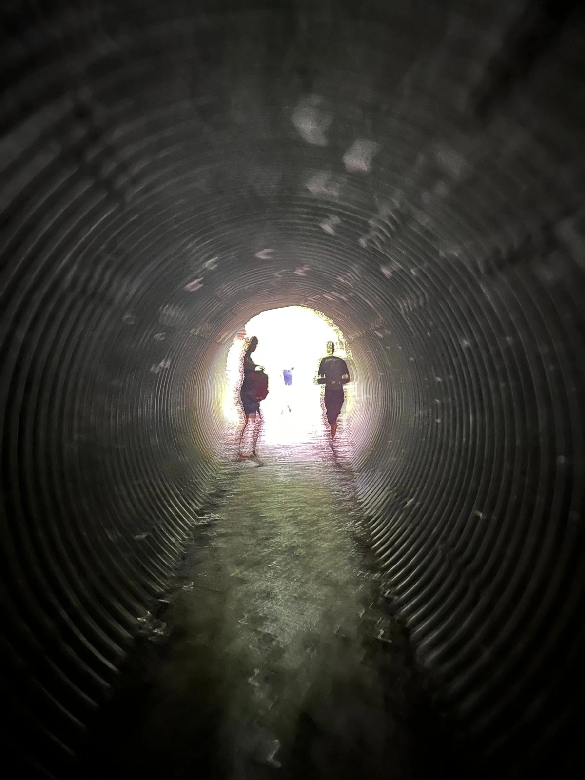 Laufen durch ein Tunnel