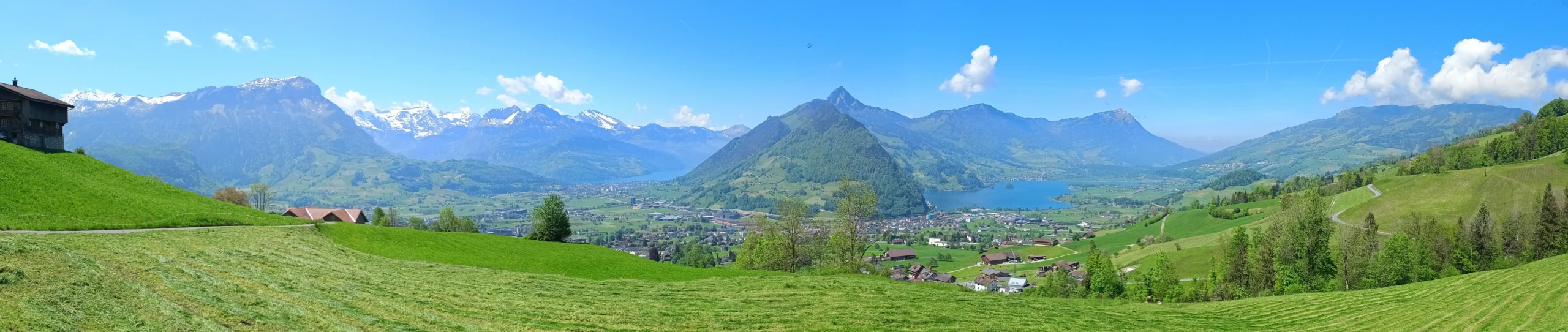 Panoramafoto mit Sicht auf den Vierwaldstättersee