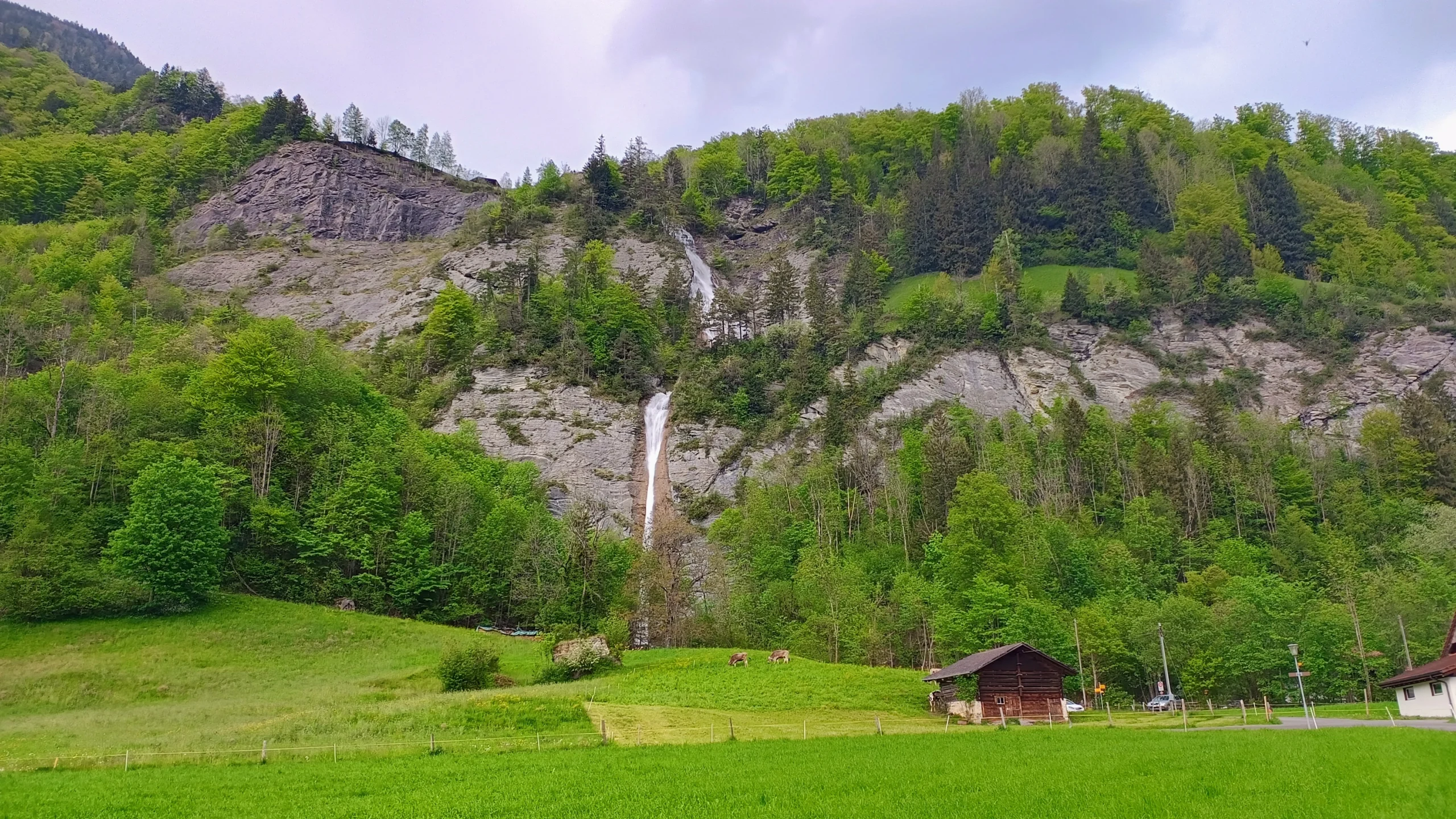 Ein Wasserfall in Lungern
